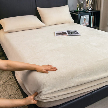 Contemporary Velvet Fitted Sheet With Plush Texture