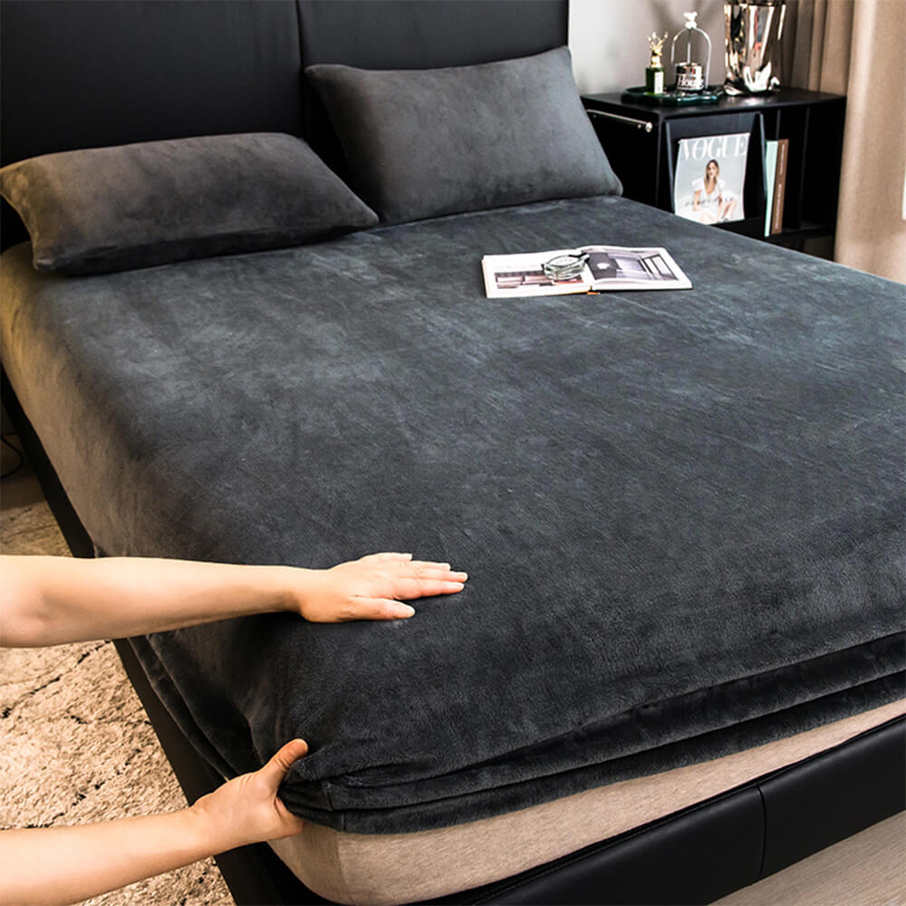 Contemporary Velvet Fitted Sheet With Plush Texture