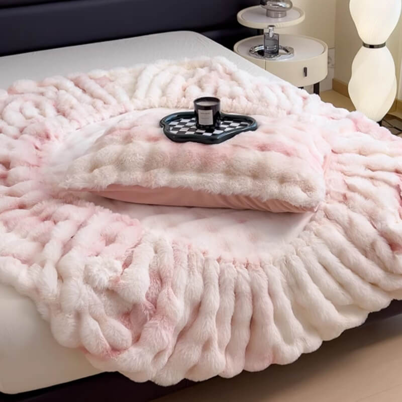 Luxurious Faux Fur Plush Fitted Sheet With Quilted Pattern